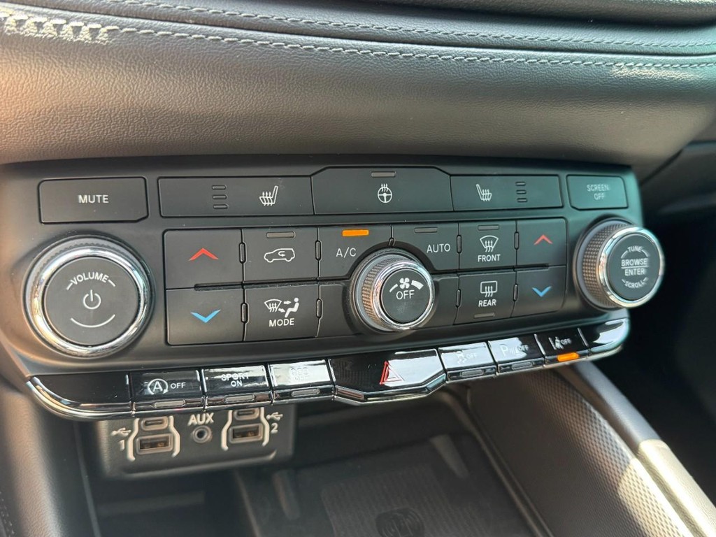 Dodge Durango Vehicle Full-screen Gallery Image 23