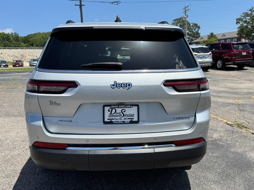 Jeep Grand Cherokee L Vehicle Full-screen Gallery Image 11