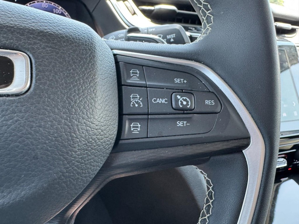 Jeep Grand Cherokee L Vehicle Full-screen Gallery Image 20