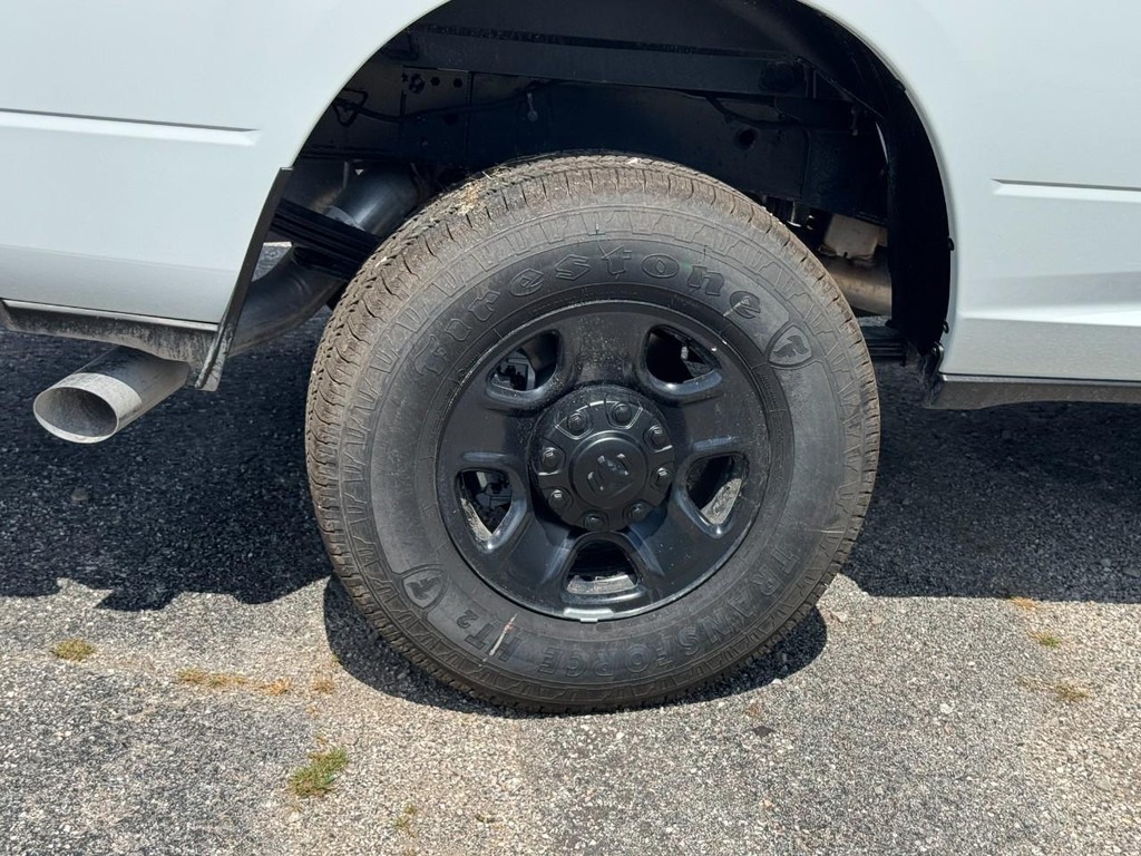 Ram 3500 Vehicle Full-screen Gallery Image 04