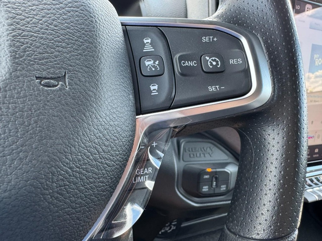 Ram 3500 Vehicle Full-screen Gallery Image 11