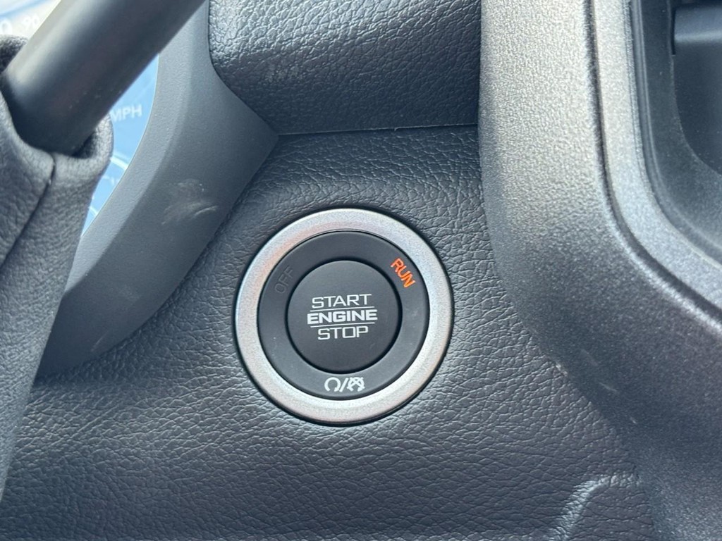 Ram 3500 Vehicle Full-screen Gallery Image 13