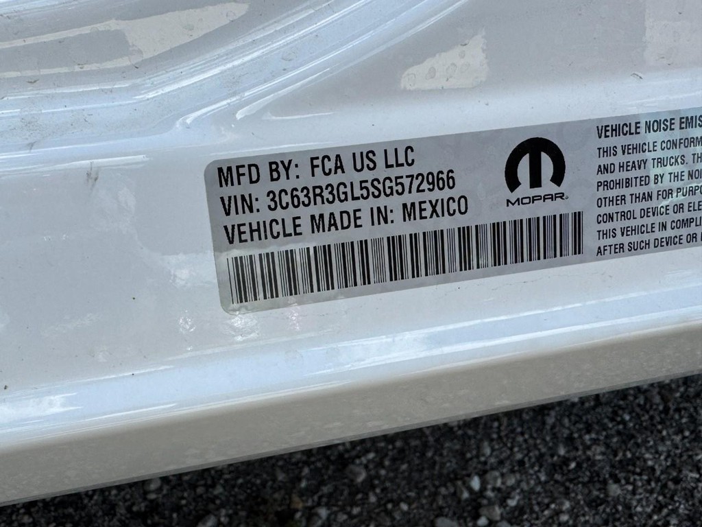 Ram 3500 Vehicle Full-screen Gallery Image 17