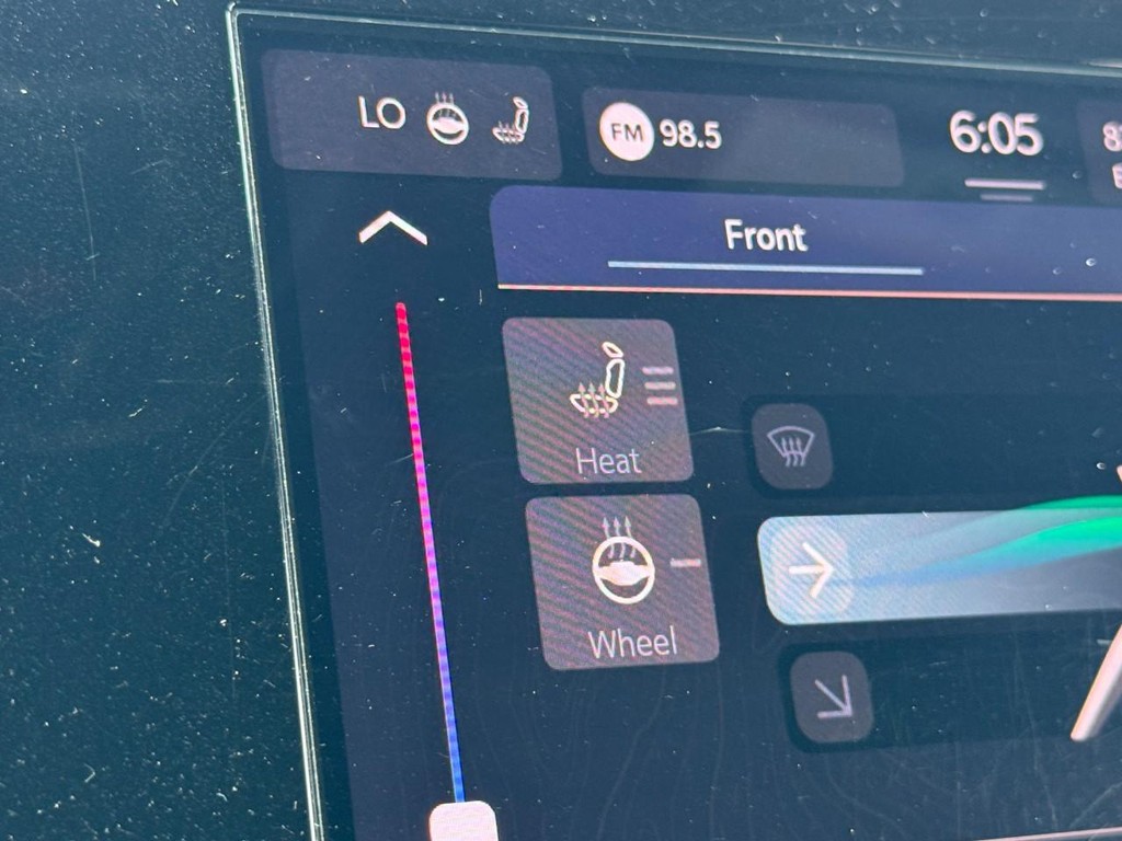 Jeep Grand Cherokee L Vehicle Full-screen Gallery Image 23