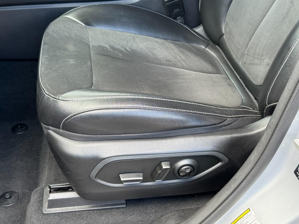 Jeep Grand Cherokee L Vehicle Full-screen Gallery Image 27