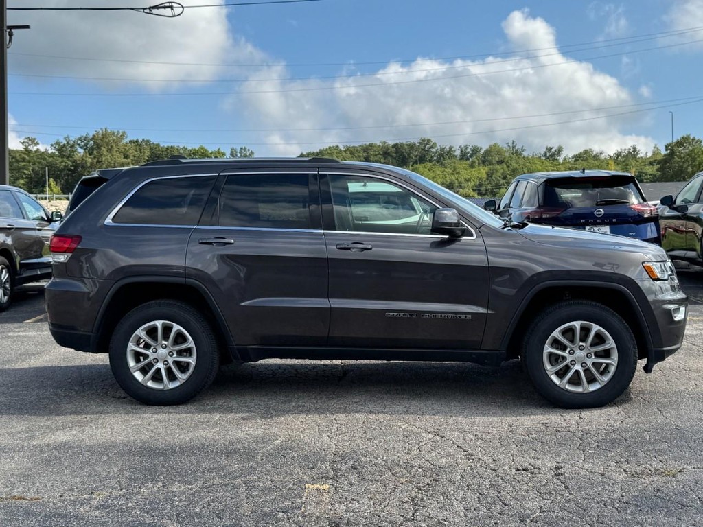 Jeep Grand Cherokee Vehicle Full-screen Gallery Image 02