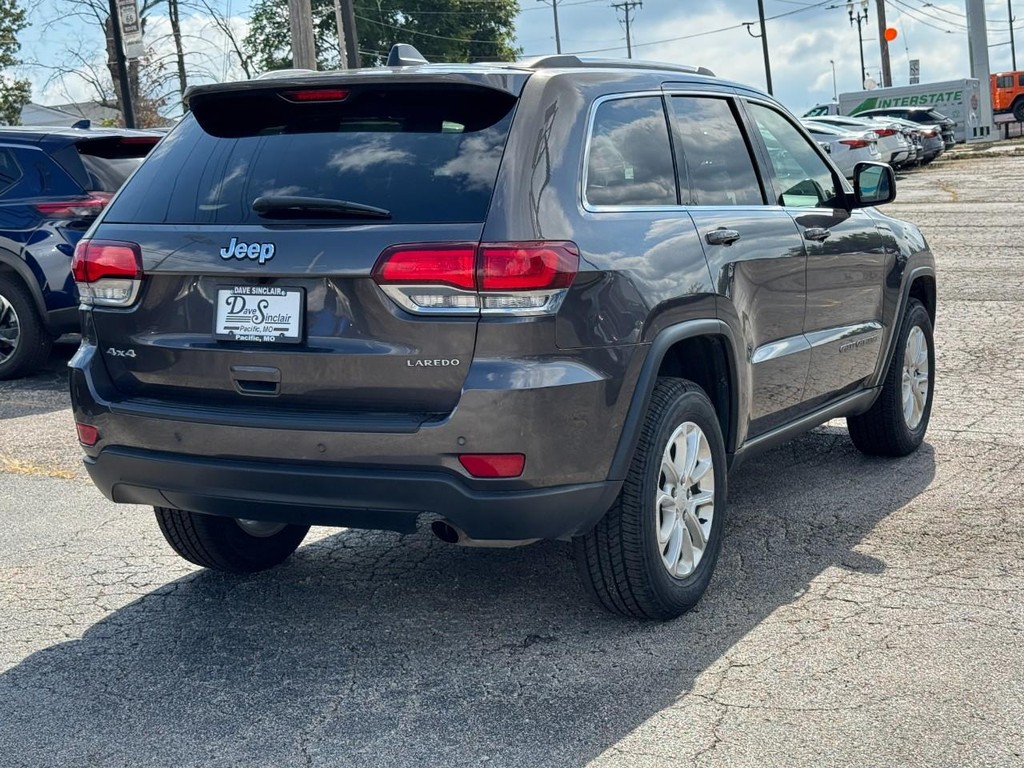 Jeep Grand Cherokee Vehicle Full-screen Gallery Image 03