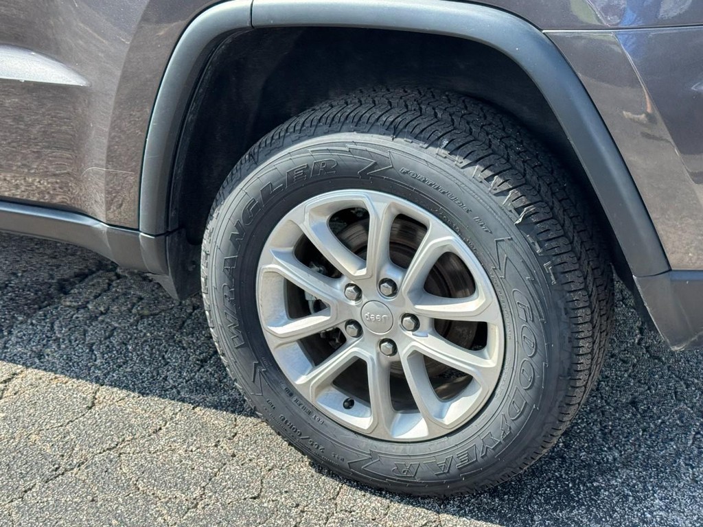 Jeep Grand Cherokee Vehicle Full-screen Gallery Image 05