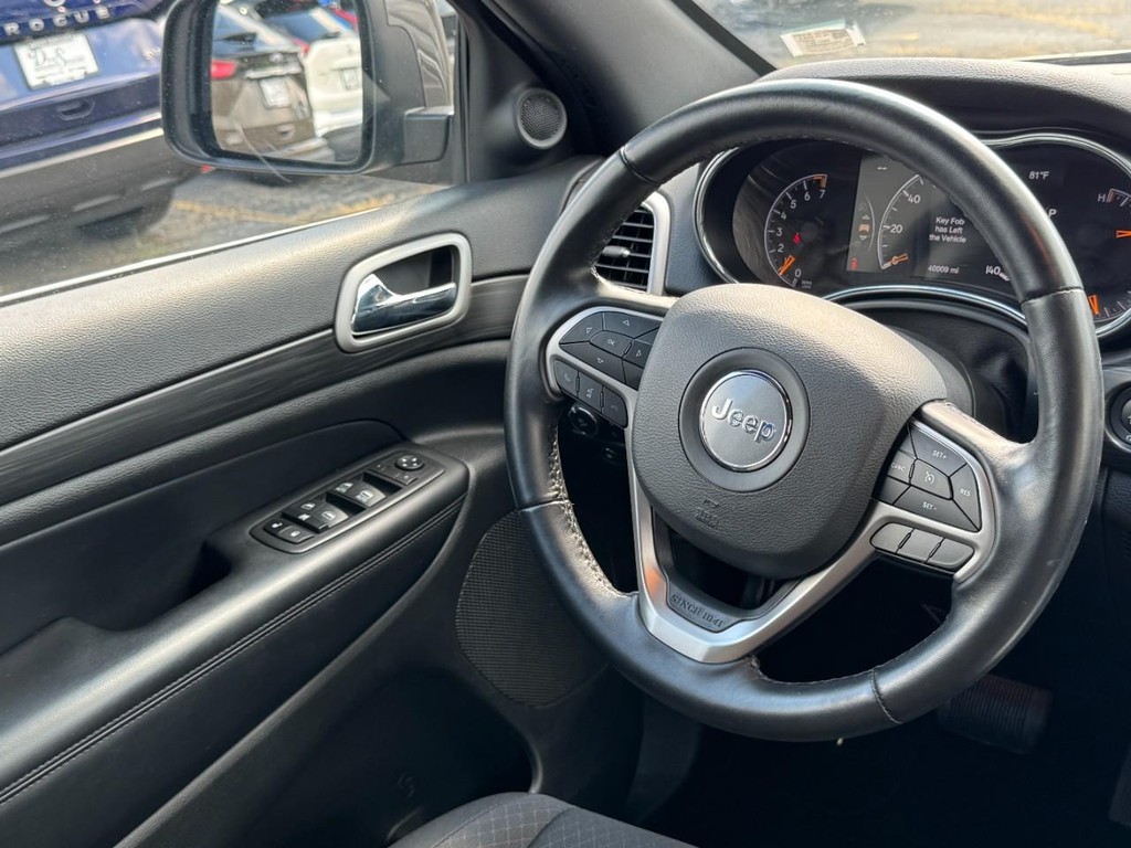 Jeep Grand Cherokee Vehicle Full-screen Gallery Image 13