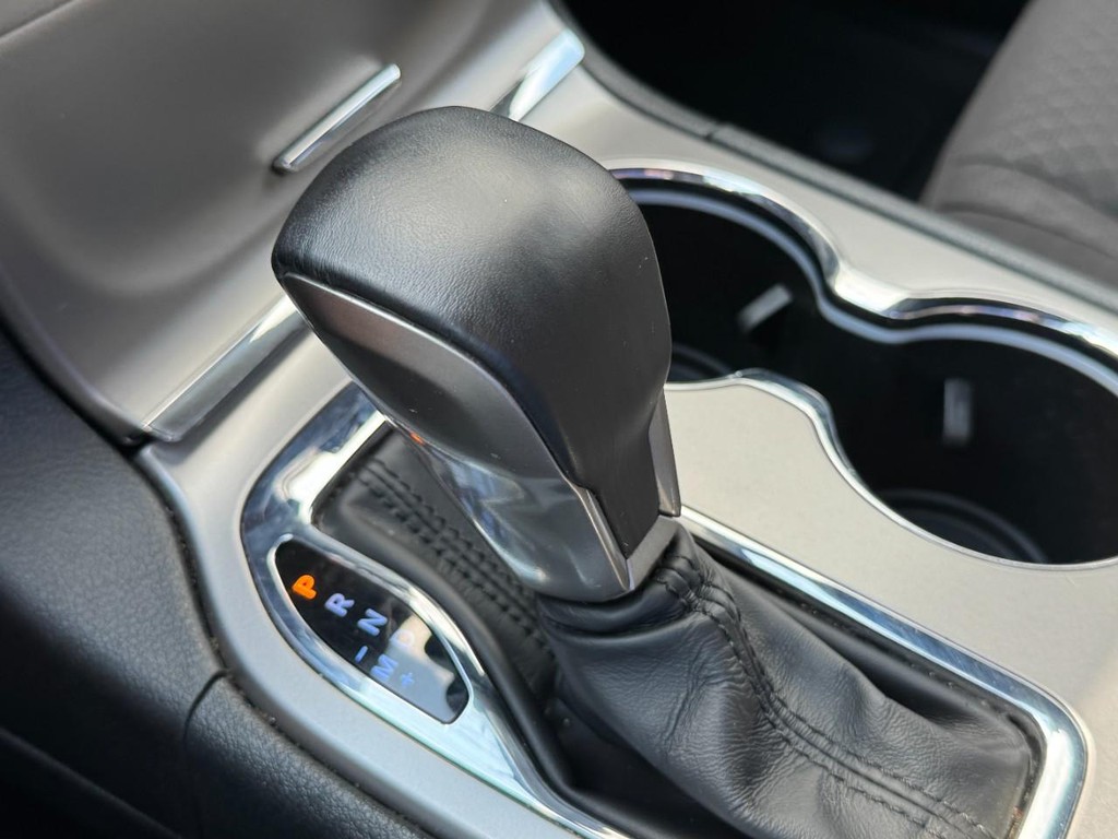 Jeep Grand Cherokee Vehicle Full-screen Gallery Image 20