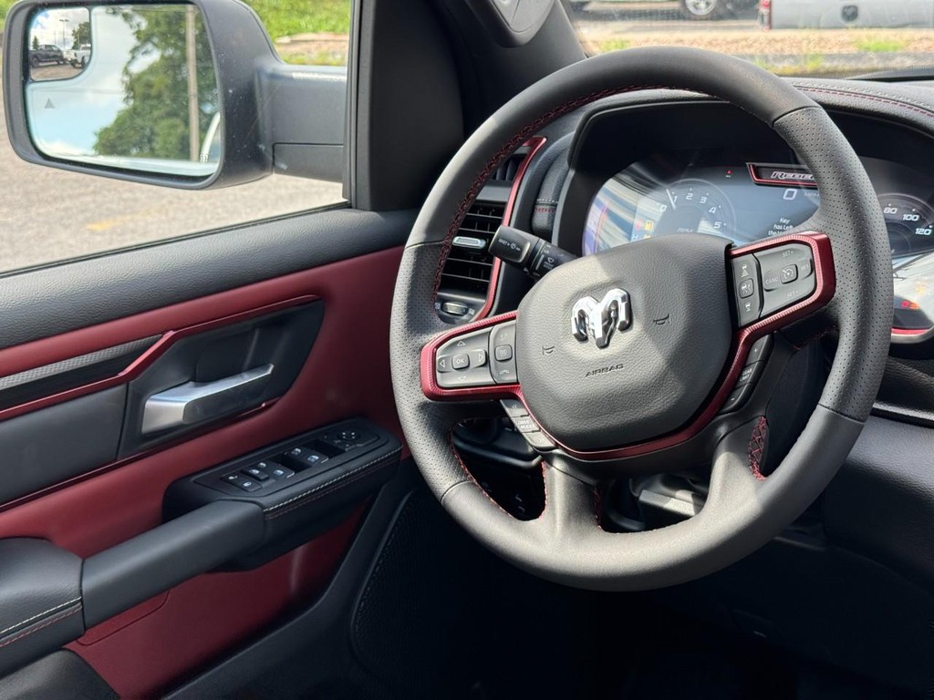 Ram 1500 Vehicle Full-screen Gallery Image 07