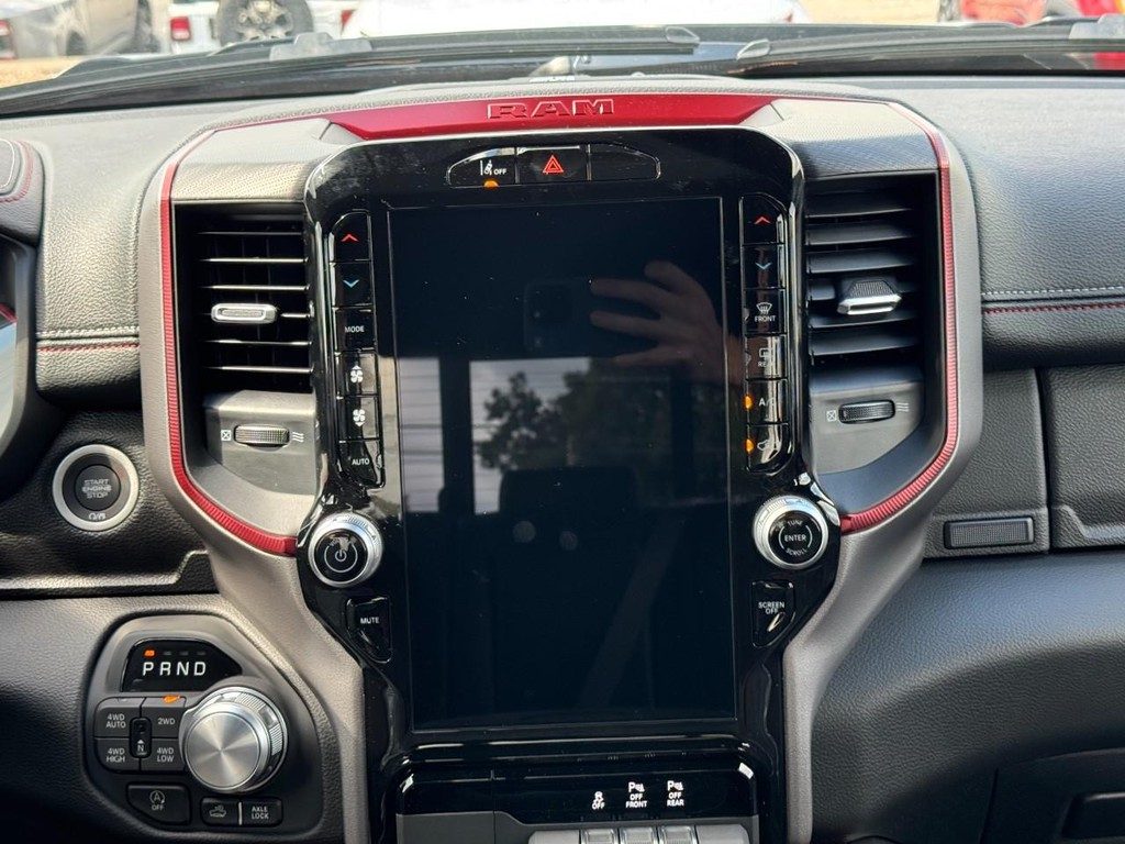 Ram 1500 Vehicle Full-screen Gallery Image 08