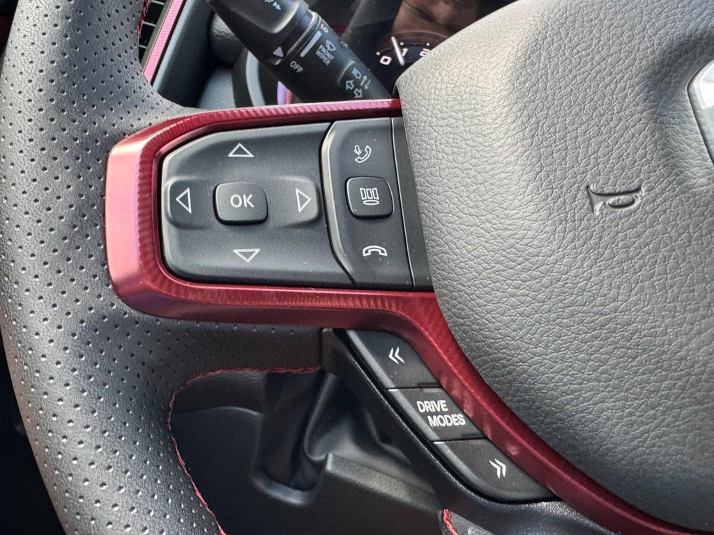 Ram 1500 Vehicle Full-screen Gallery Image 11