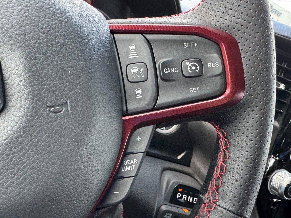 Ram 1500 Vehicle Full-screen Gallery Image 12