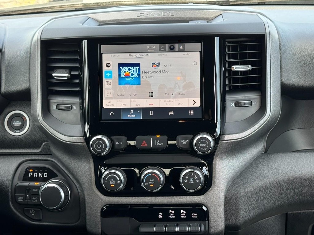 Ram 1500 Vehicle Full-screen Gallery Image 08