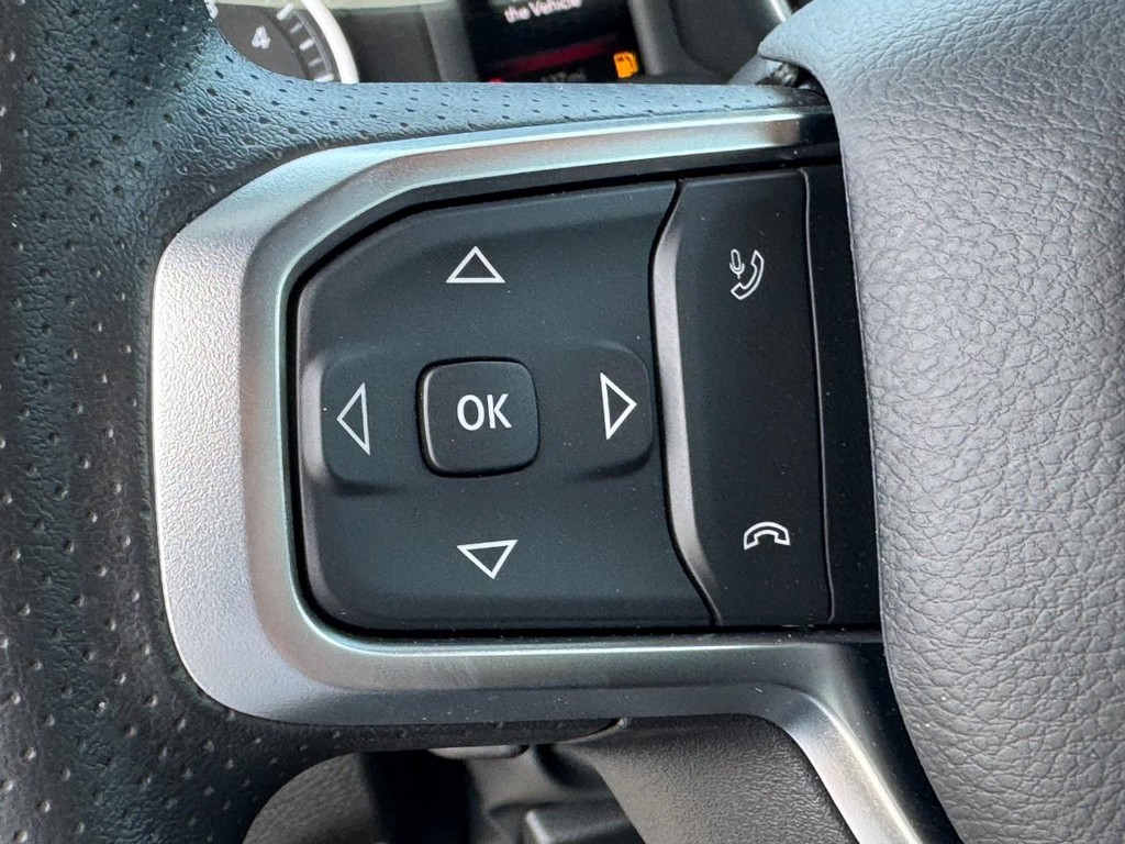 Ram 1500 Vehicle Full-screen Gallery Image 11