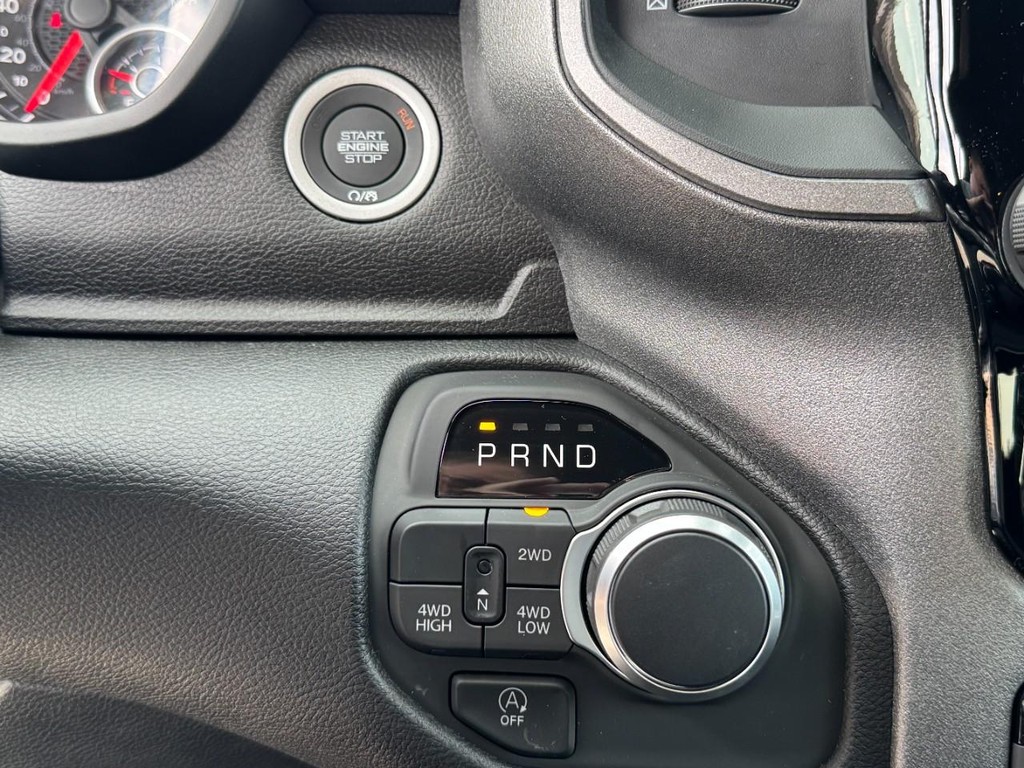 Ram 1500 Vehicle Full-screen Gallery Image 13