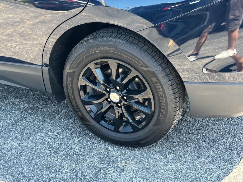 Chevrolet Equinox Vehicle Full-screen Gallery Image 05