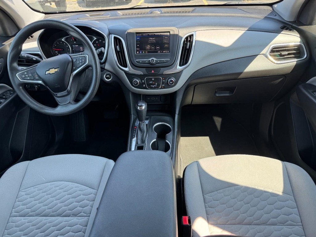 Chevrolet Equinox Vehicle Full-screen Gallery Image 11