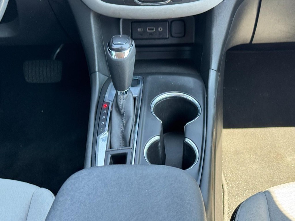 Chevrolet Equinox Vehicle Full-screen Gallery Image 14