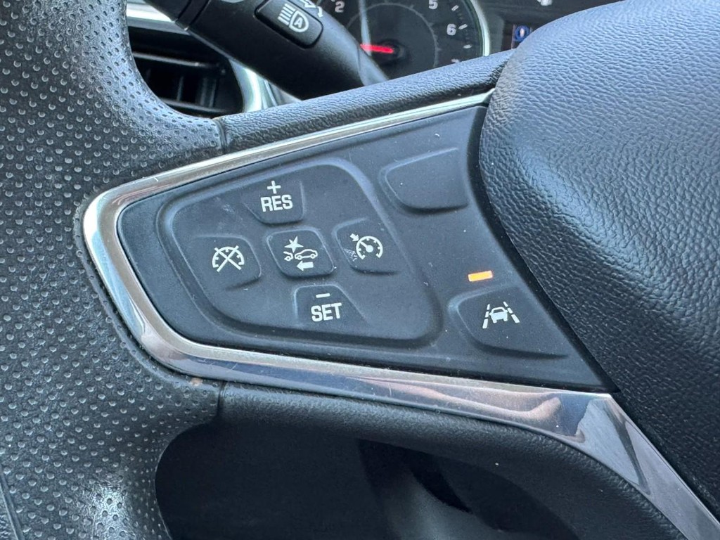 Chevrolet Equinox Vehicle Full-screen Gallery Image 16