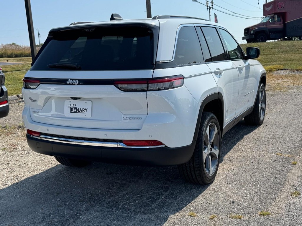 Jeep Grand Cherokee Vehicle Full-screen Gallery Image 03