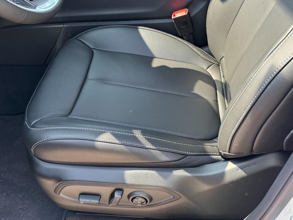 Jeep Grand Cherokee Vehicle Full-screen Gallery Image 17