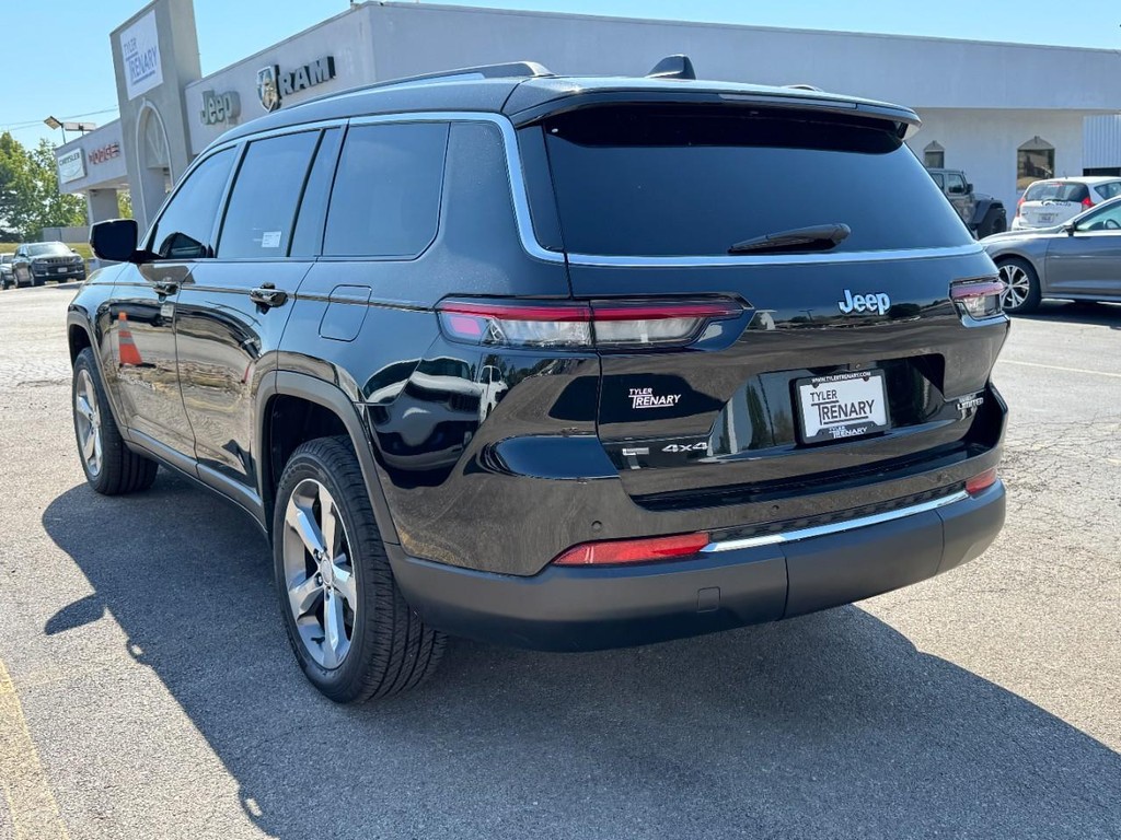 Jeep Grand Cherokee L Vehicle Full-screen Gallery Image 04