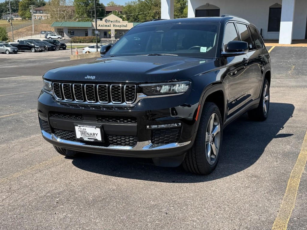 Jeep Grand Cherokee L Vehicle Full-screen Gallery Image 06