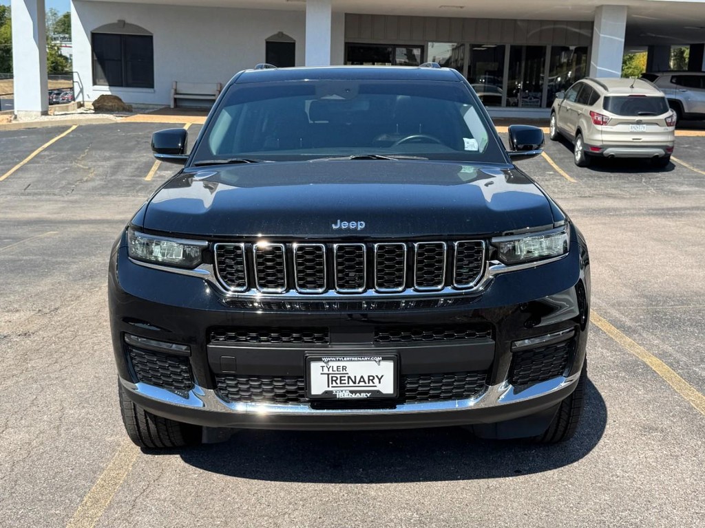 Jeep Grand Cherokee L Vehicle Full-screen Gallery Image 07