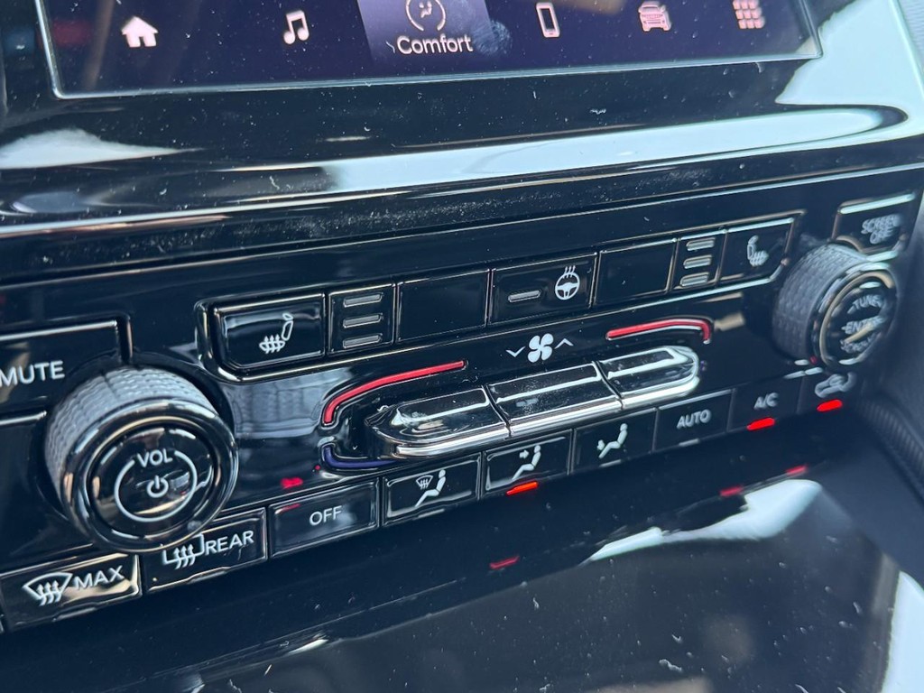 Jeep Grand Cherokee Vehicle Full-screen Gallery Image 15