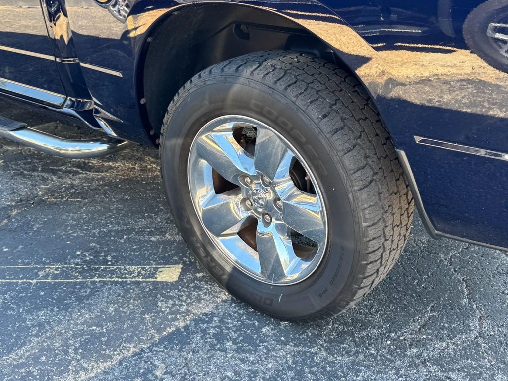 Ram 1500 Vehicle Full-screen Gallery Image 05