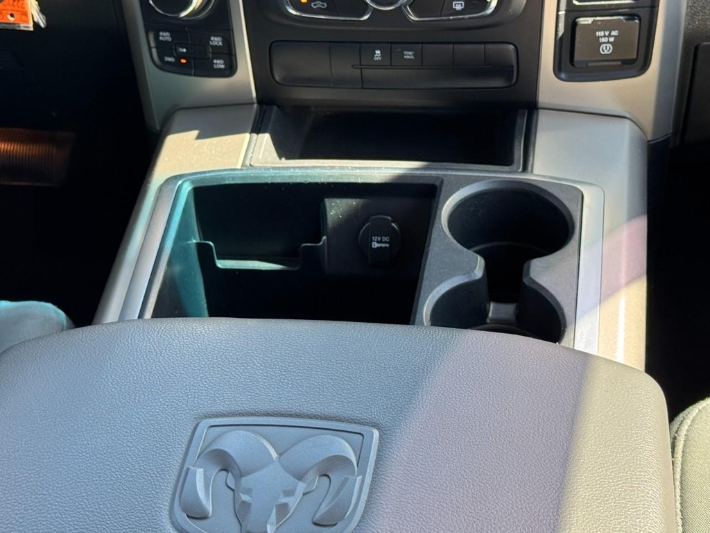 Ram 1500 Vehicle Full-screen Gallery Image 15