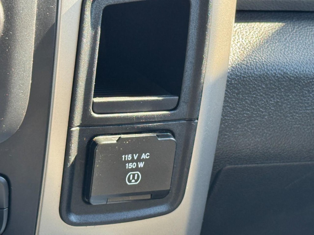 Ram 1500 Vehicle Full-screen Gallery Image 20