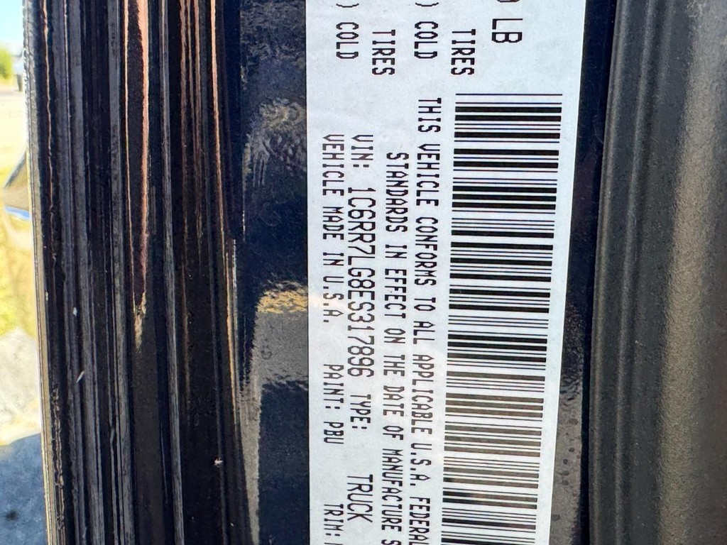 Ram 1500 Vehicle Full-screen Gallery Image 24