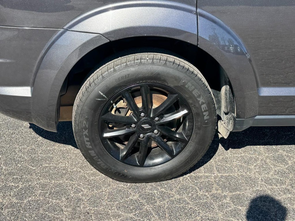 Dodge Journey Vehicle Full-screen Gallery Image 04