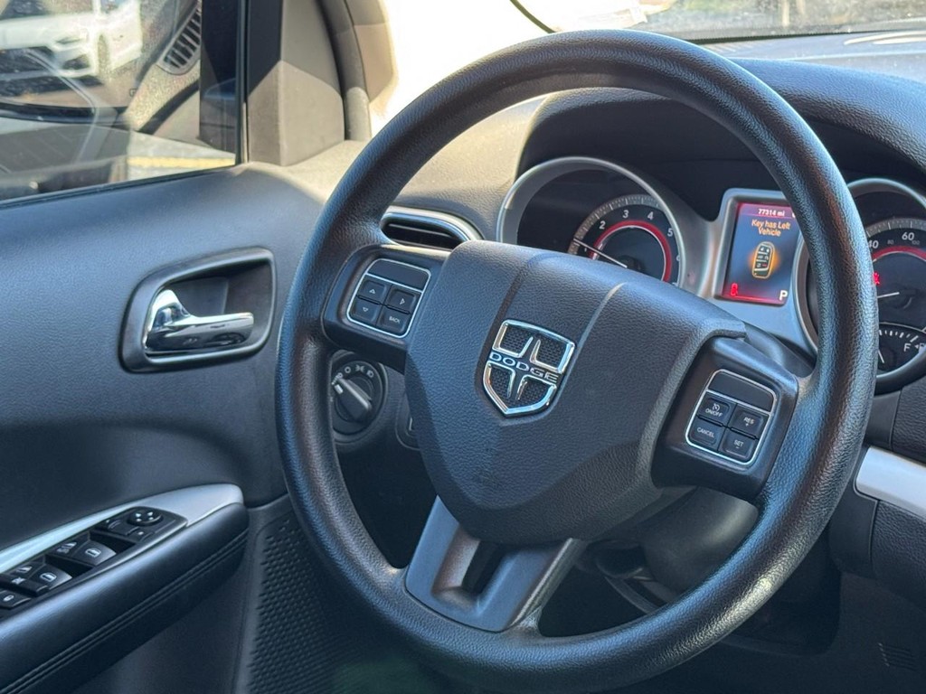 Dodge Journey Vehicle Full-screen Gallery Image 07