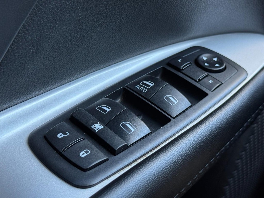 Dodge Journey Vehicle Full-screen Gallery Image 17