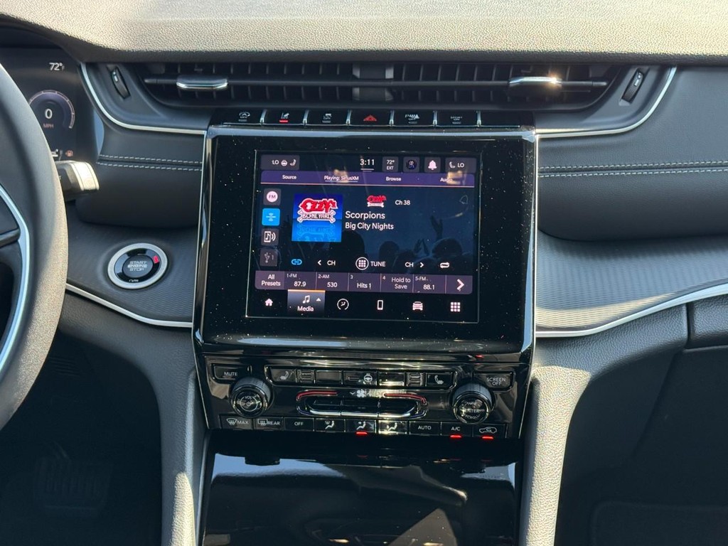 Jeep Grand Cherokee Vehicle Full-screen Gallery Image 08