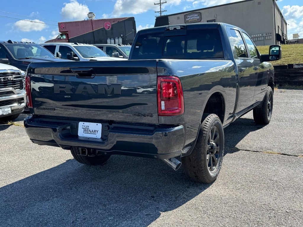 Ram 2500 Vehicle Full-screen Gallery Image 03