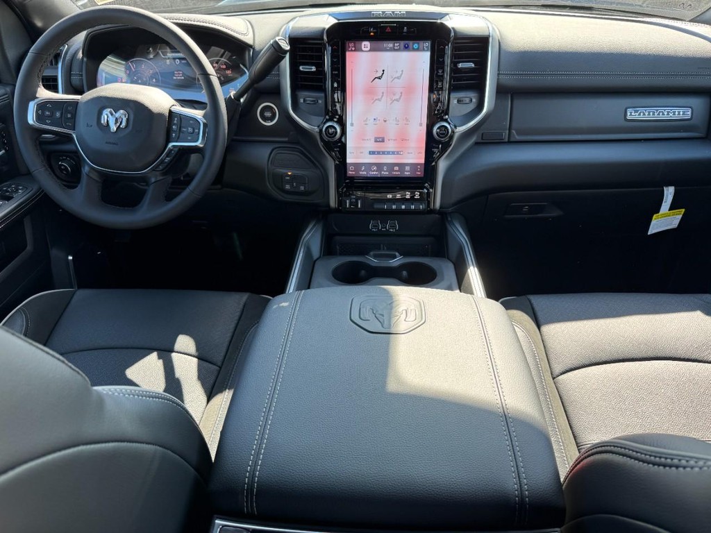 Ram 2500 Vehicle Full-screen Gallery Image 06