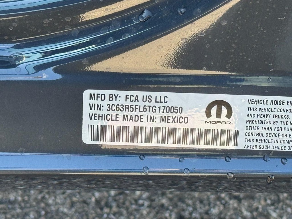 Ram 2500 Vehicle Full-screen Gallery Image 19