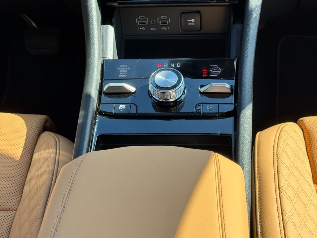 Jeep Grand Cherokee Vehicle Full-screen Gallery Image 10