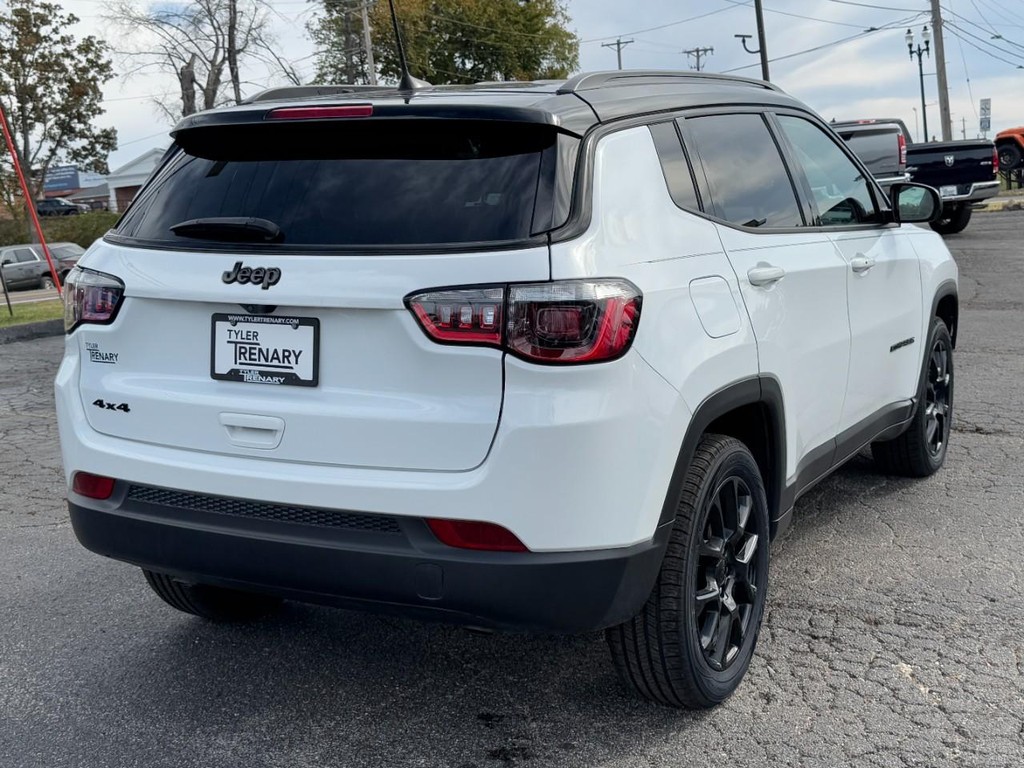 Jeep Compass Vehicle Full-screen Gallery Image 03