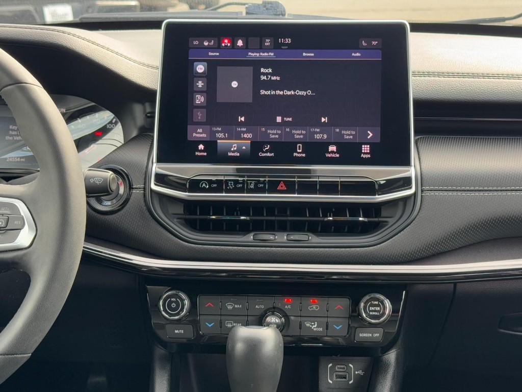 Jeep Compass Vehicle Full-screen Gallery Image 14