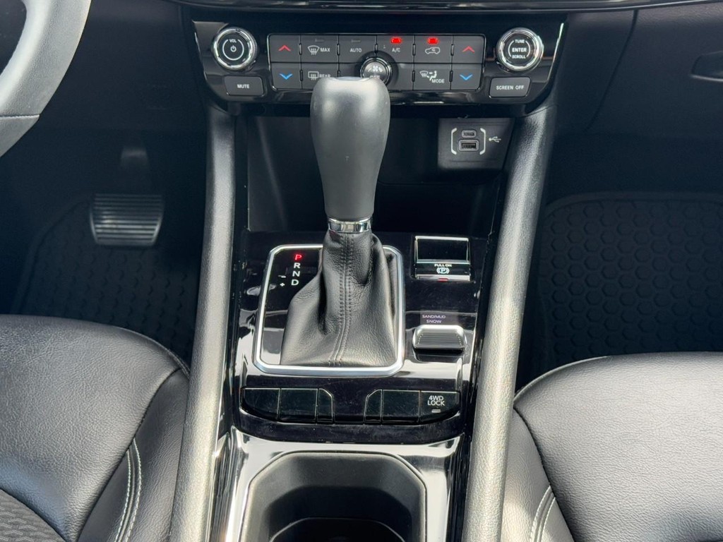 Jeep Compass Vehicle Full-screen Gallery Image 15