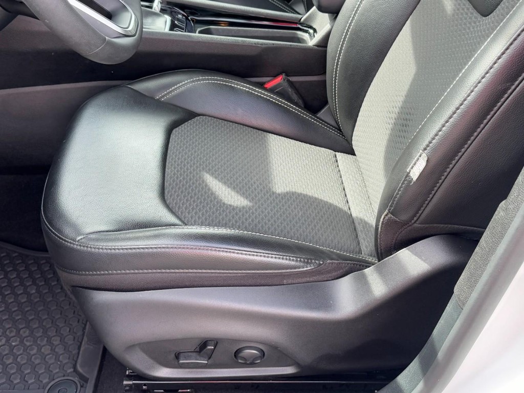 Jeep Compass Vehicle Full-screen Gallery Image 23