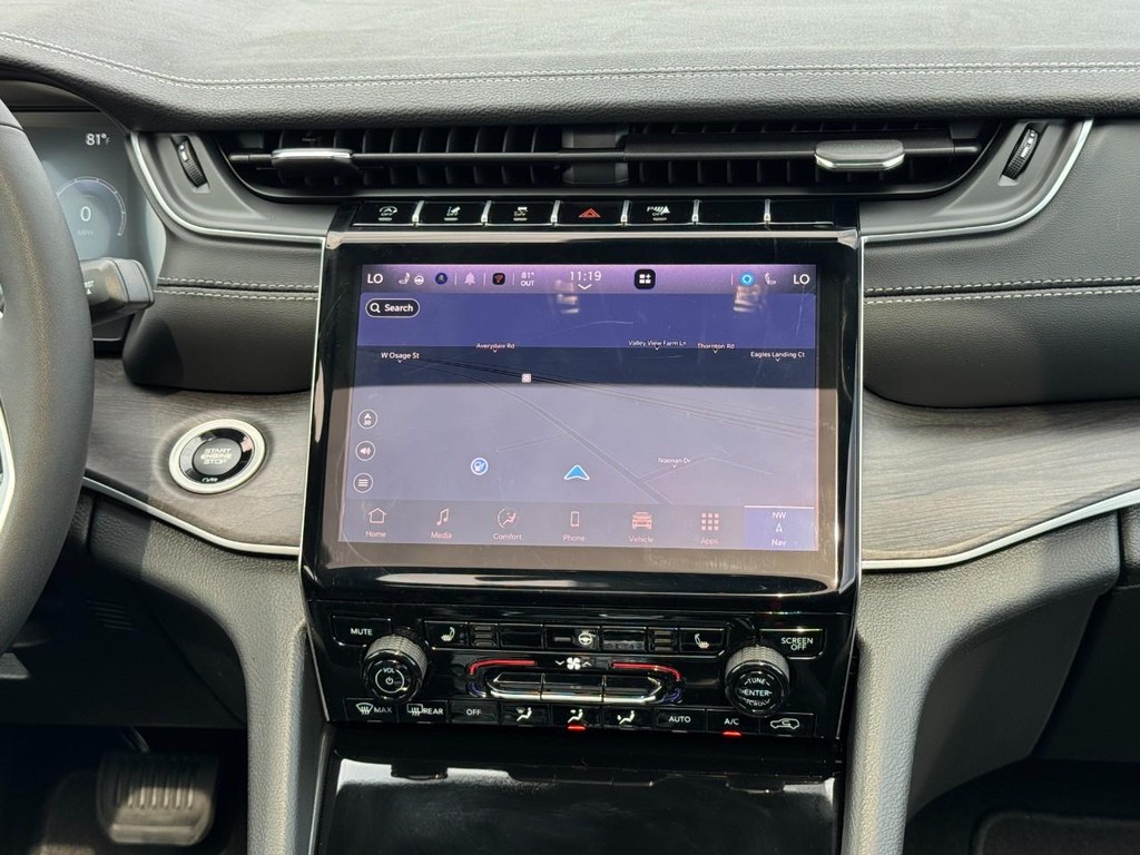 Jeep Grand Cherokee Vehicle Full-screen Gallery Image 09