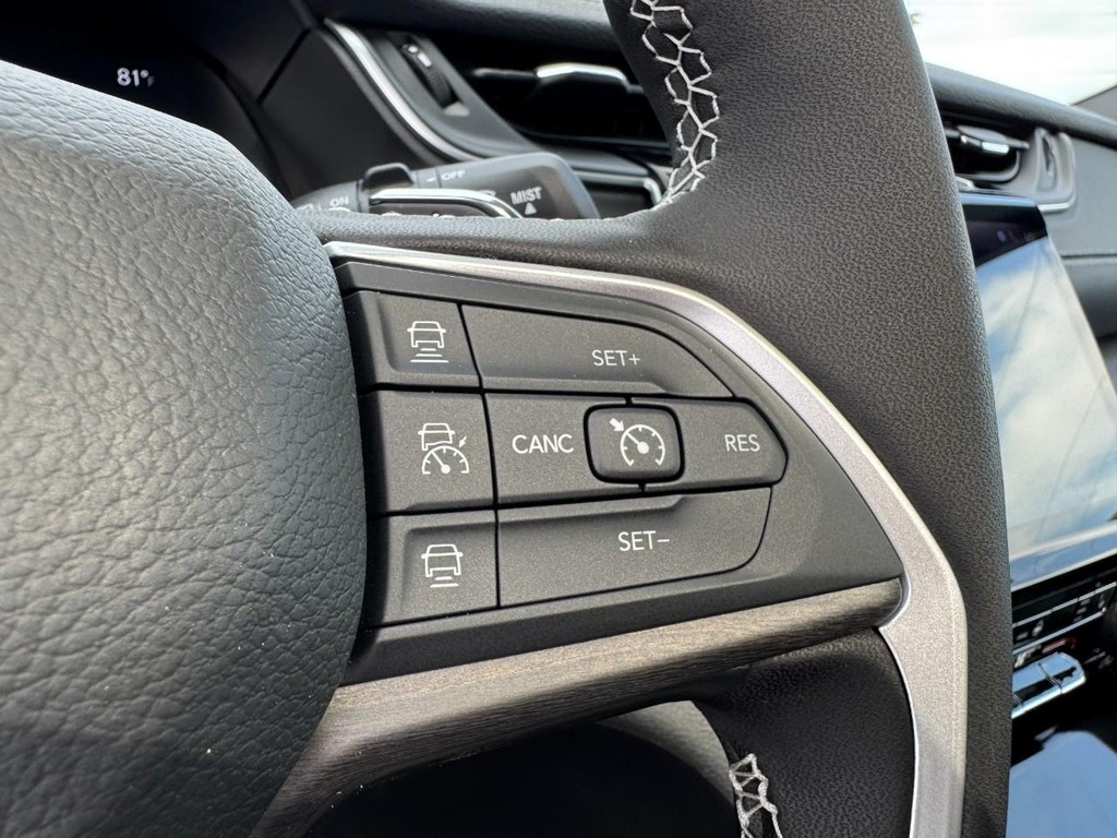 Jeep Grand Cherokee Vehicle Full-screen Gallery Image 13