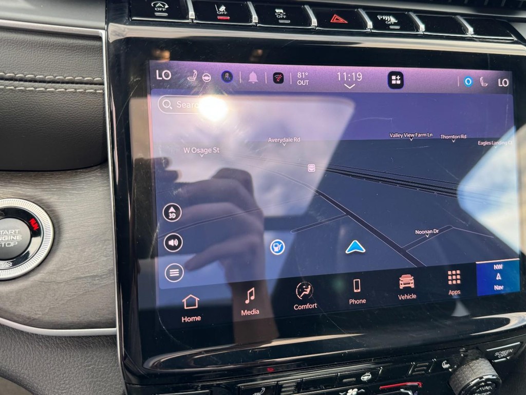 Jeep Grand Cherokee Vehicle Full-screen Gallery Image 18